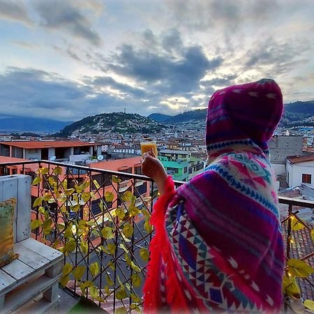 Отель Hostal La Casa Tolena Quito - Ecuador Экстерьер фото