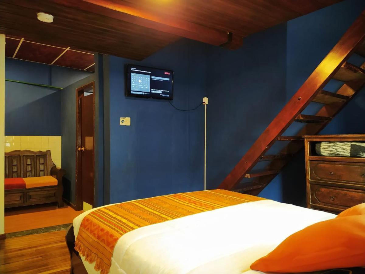Отель Hostal La Casa Tolena Quito - Ecuador Экстерьер фото