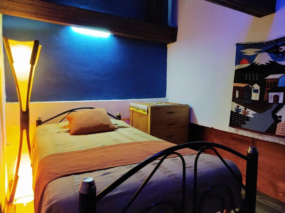 Отель Hostal La Casa Tolena Quito - Ecuador Экстерьер фото