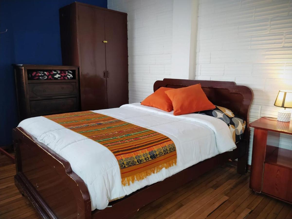 Отель Hostal La Casa Tolena Quito - Ecuador Экстерьер фото