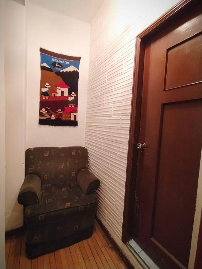 Отель Hostal La Casa Tolena Quito - Ecuador Экстерьер фото