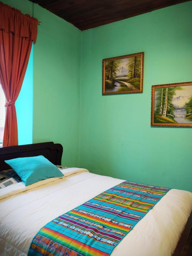 Отель Hostal La Casa Tolena Quito - Ecuador Экстерьер фото