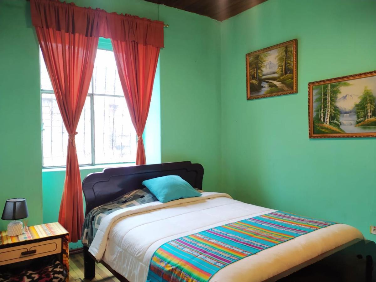 Отель Hostal La Casa Tolena Quito - Ecuador Экстерьер фото