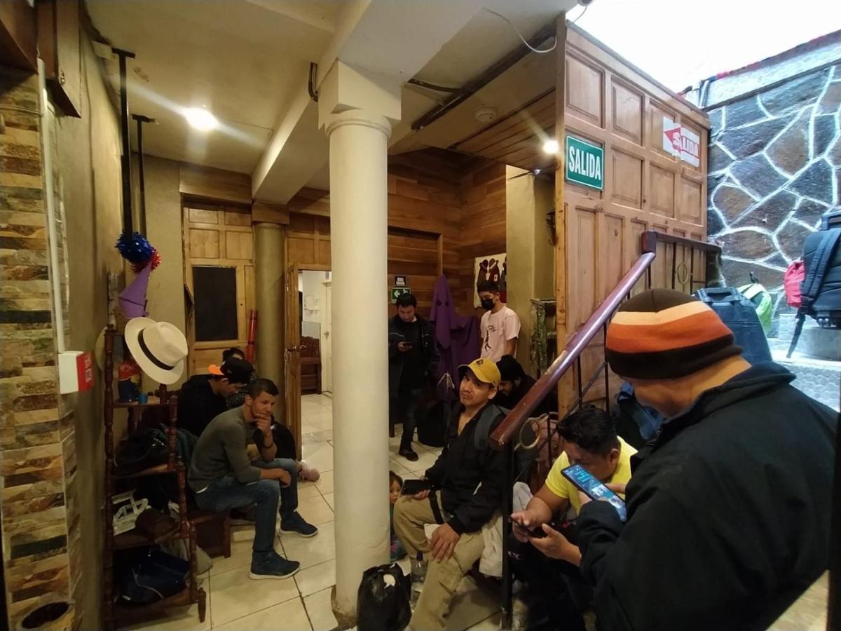 Отель Hostal La Casa Tolena Quito - Ecuador Экстерьер фото