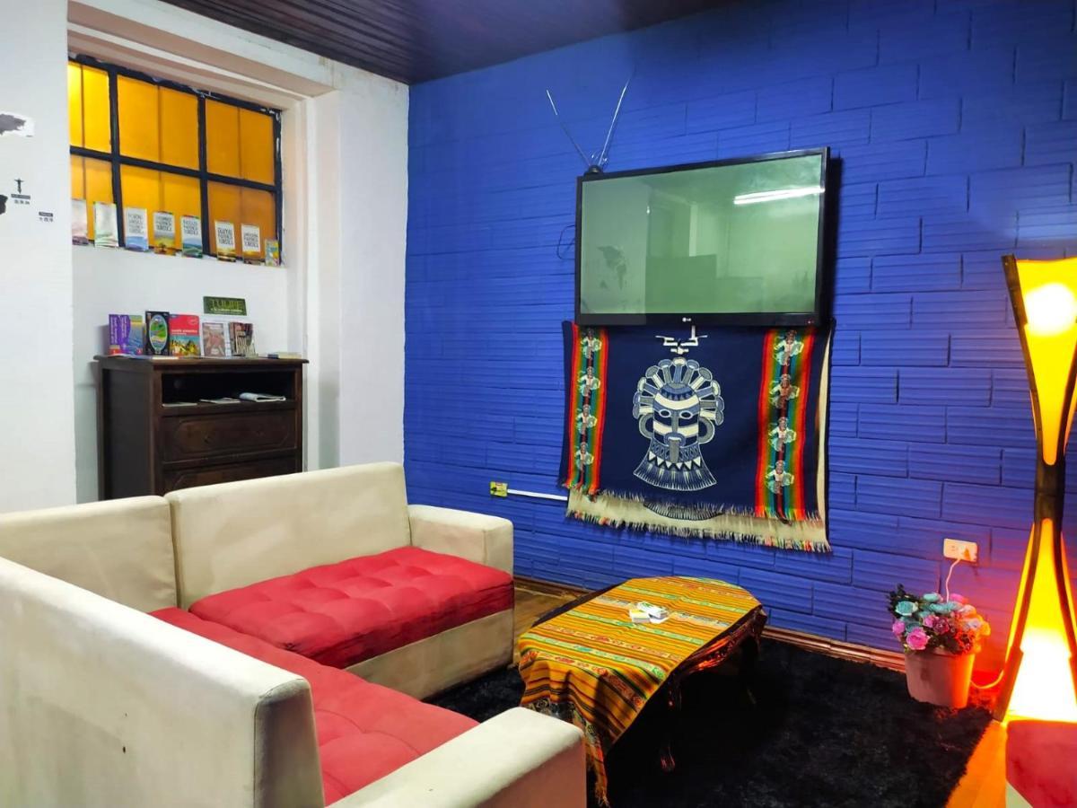Отель Hostal La Casa Tolena Quito - Ecuador Экстерьер фото