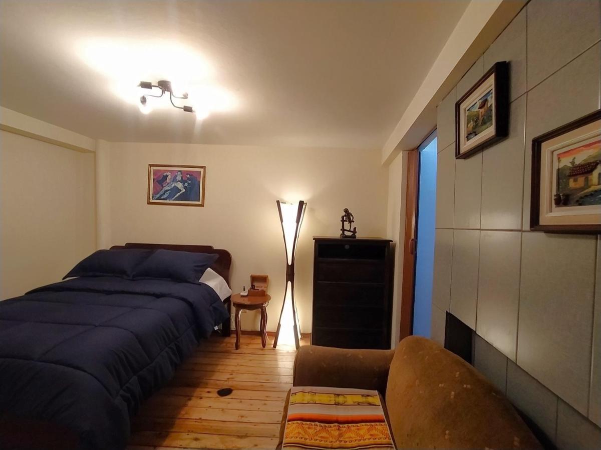 Отель Hostal La Casa Tolena Quito - Ecuador Экстерьер фото